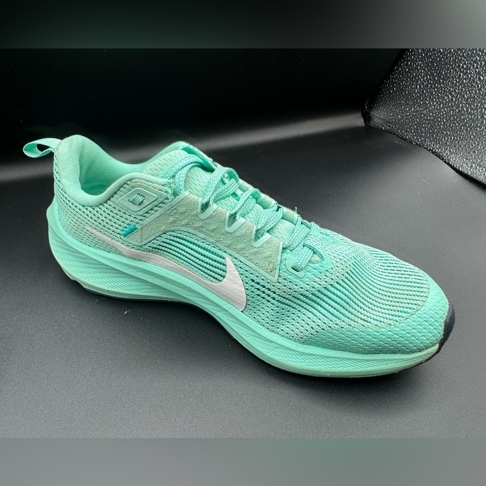 Nike Green and Black Athletic Shoes with Mesh Upper - Picture 7 of 15